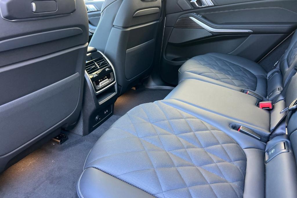 new 2026 BMW X7 car, priced at $92,490