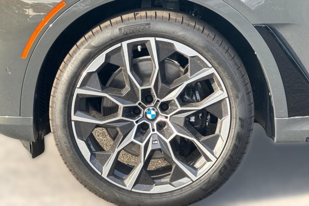 new 2026 BMW X7 car, priced at $122,820
