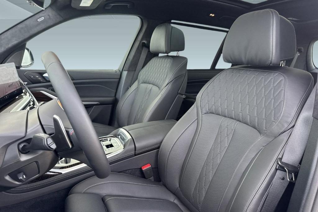 new 2026 BMW X7 car, priced at $122,820