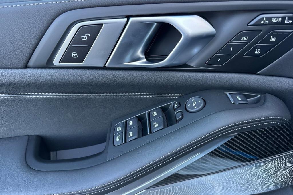 new 2026 BMW X7 car, priced at $127,310