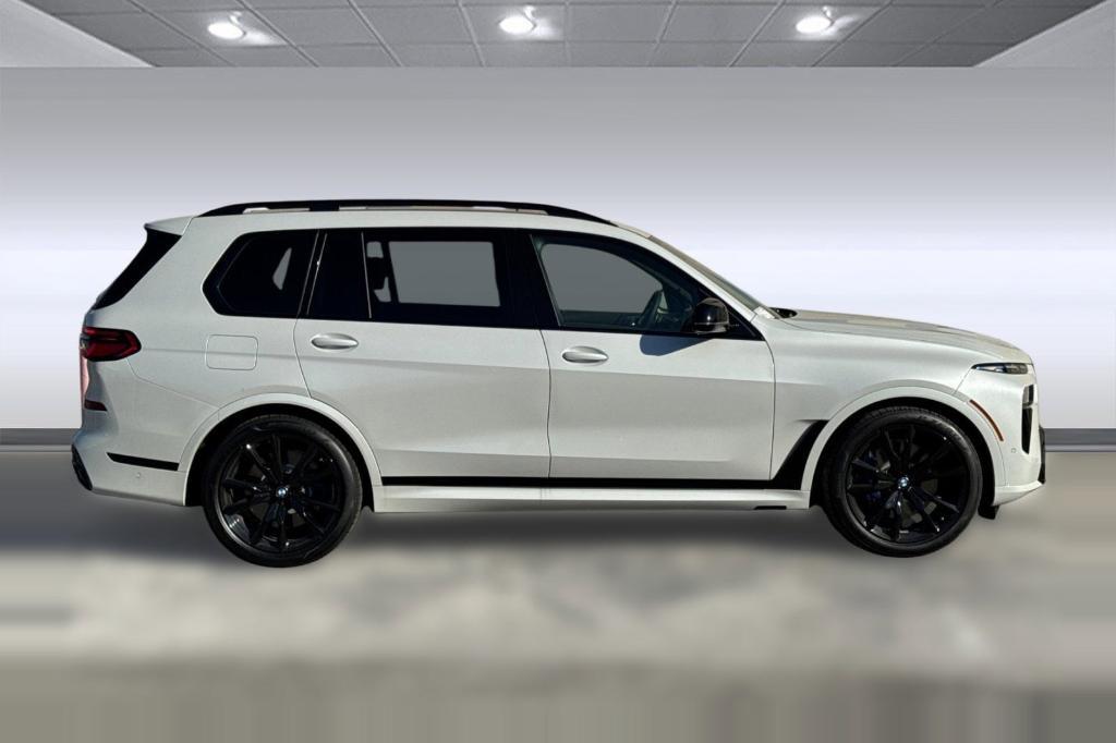 new 2026 BMW X7 car, priced at $127,310