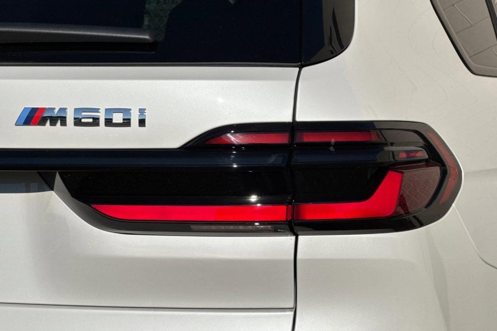 new 2026 BMW X7 car, priced at $127,310