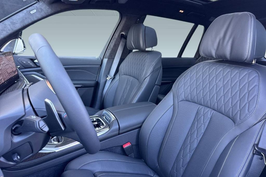 new 2026 BMW X7 car, priced at $127,310
