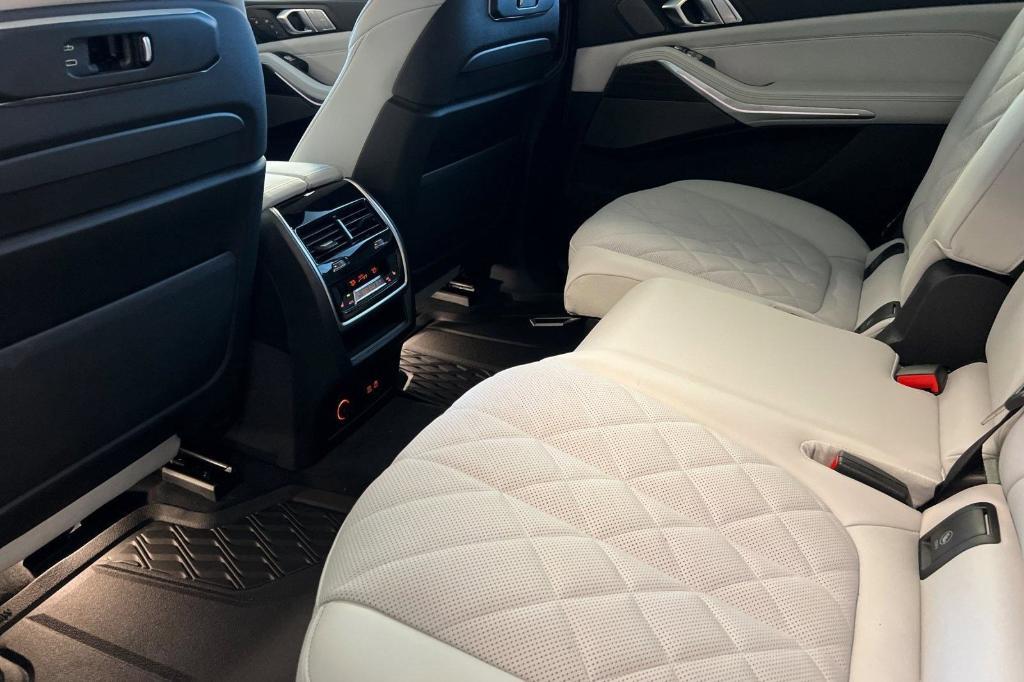 new 2026 BMW X7 car, priced at $99,140