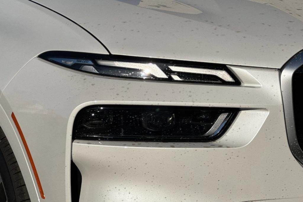 new 2026 BMW X7 car, priced at $98,140