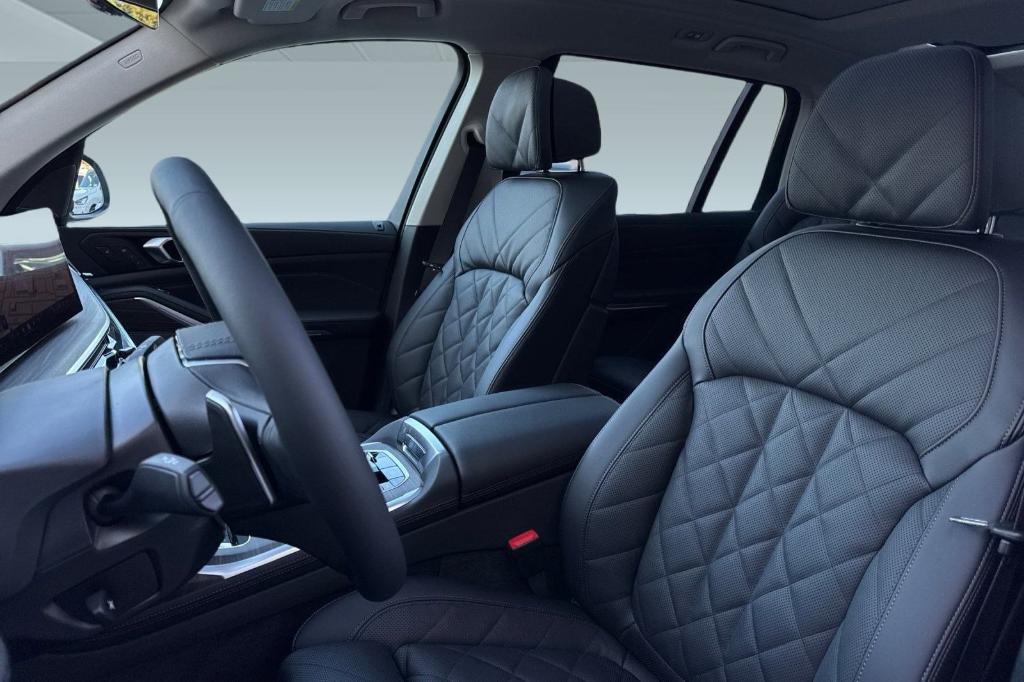 new 2026 BMW X7 car, priced at $98,140