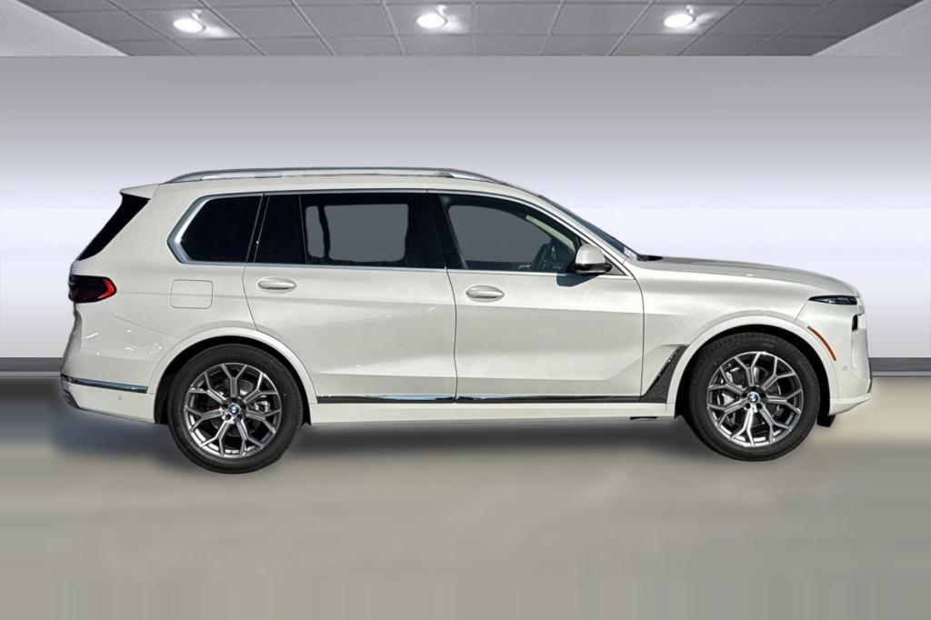 new 2026 BMW X7 car, priced at $92,540