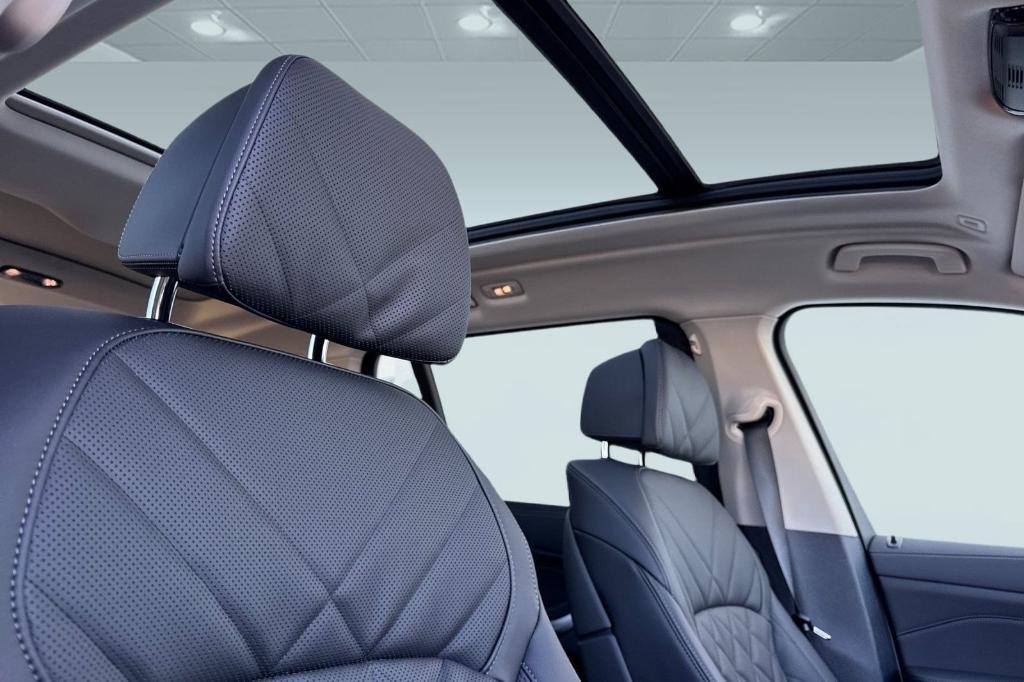 new 2026 BMW X7 car, priced at $92,540