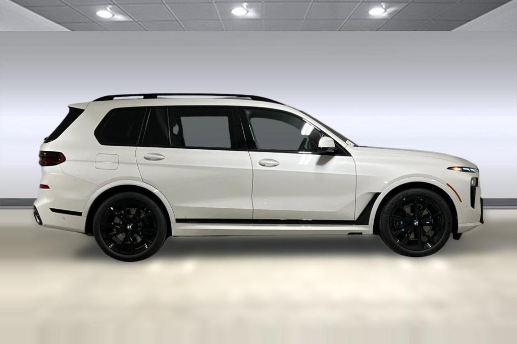 new 2026 BMW X7 car, priced at $106,710