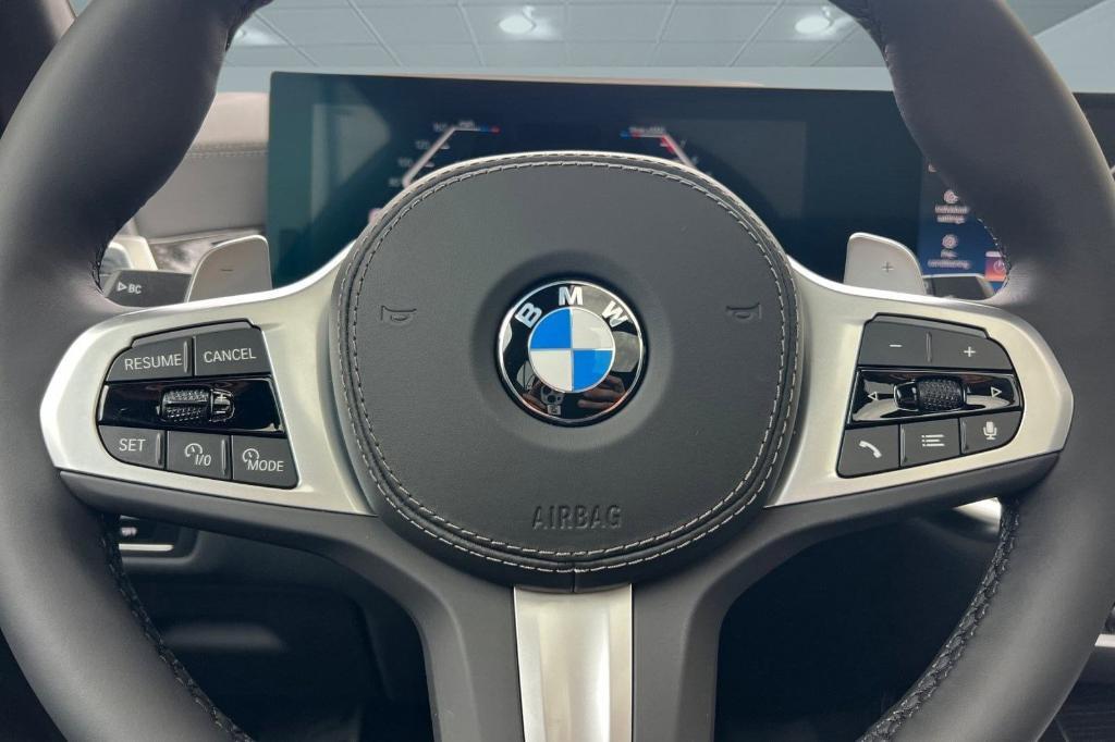 new 2026 BMW X7 car, priced at $106,710