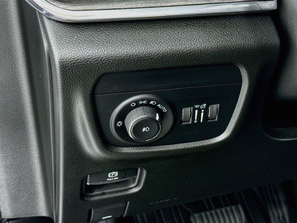 used 2023 Jeep Grand Cherokee car, priced at $38,499