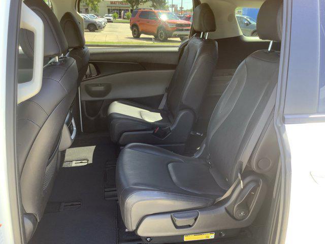 used 2025 Kia Carnival car, priced at $33,766