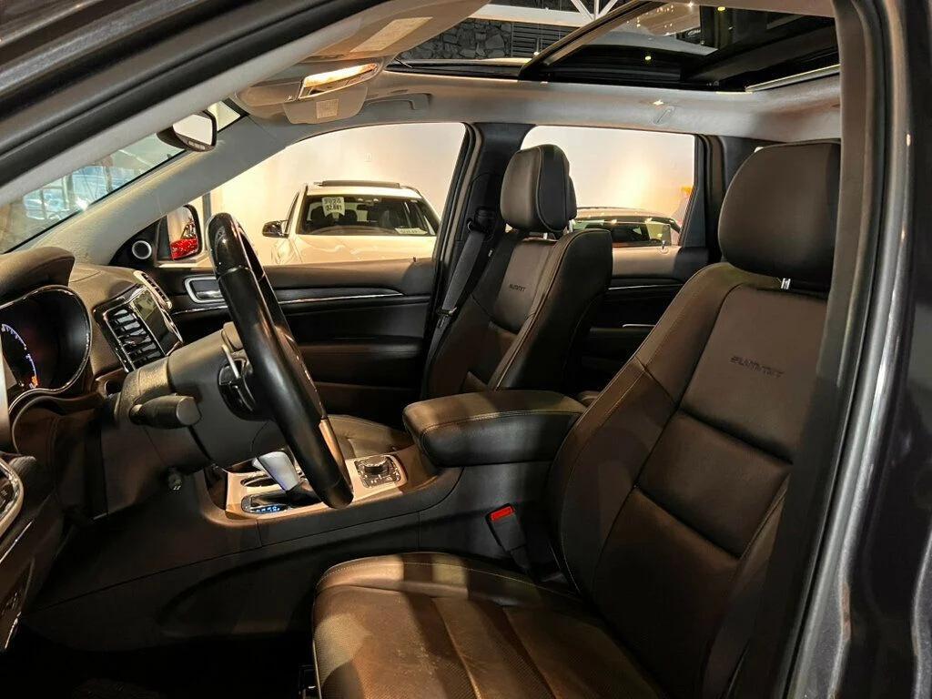 used 2021 Jeep Grand Cherokee car, priced at $32,881