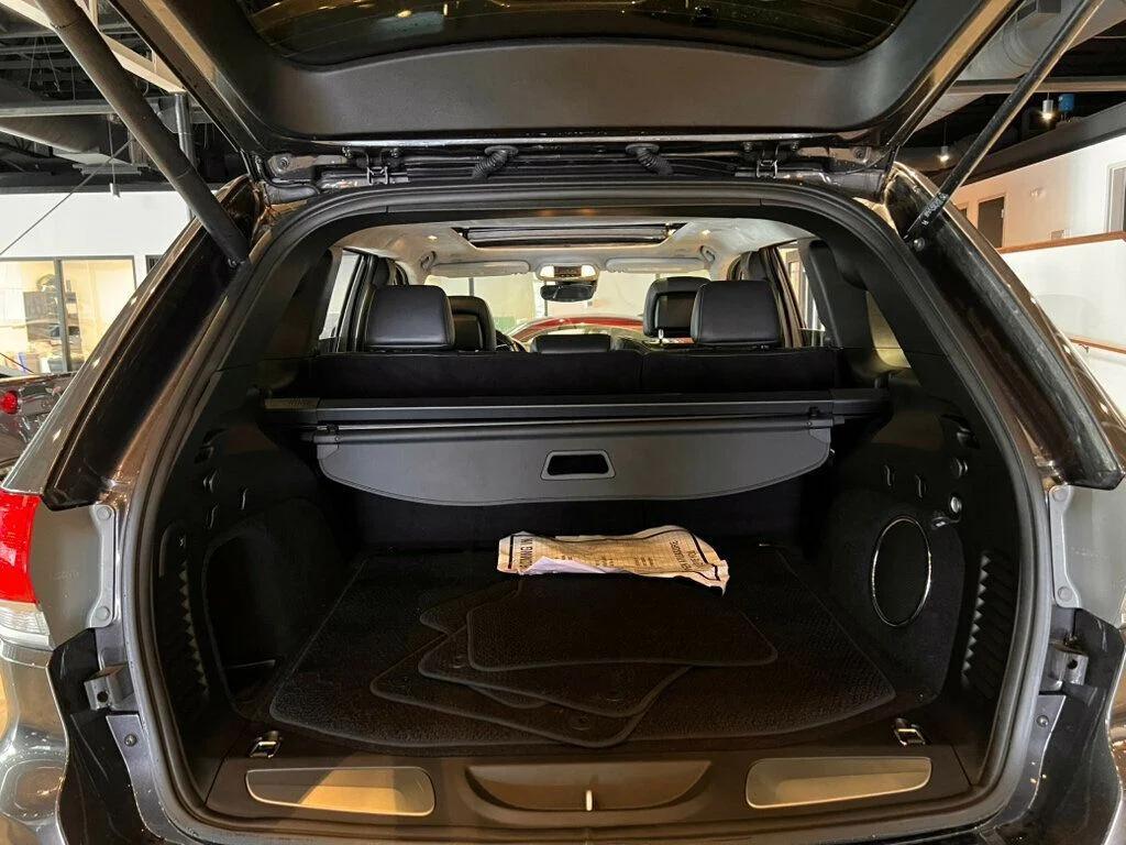 used 2021 Jeep Grand Cherokee car, priced at $32,881