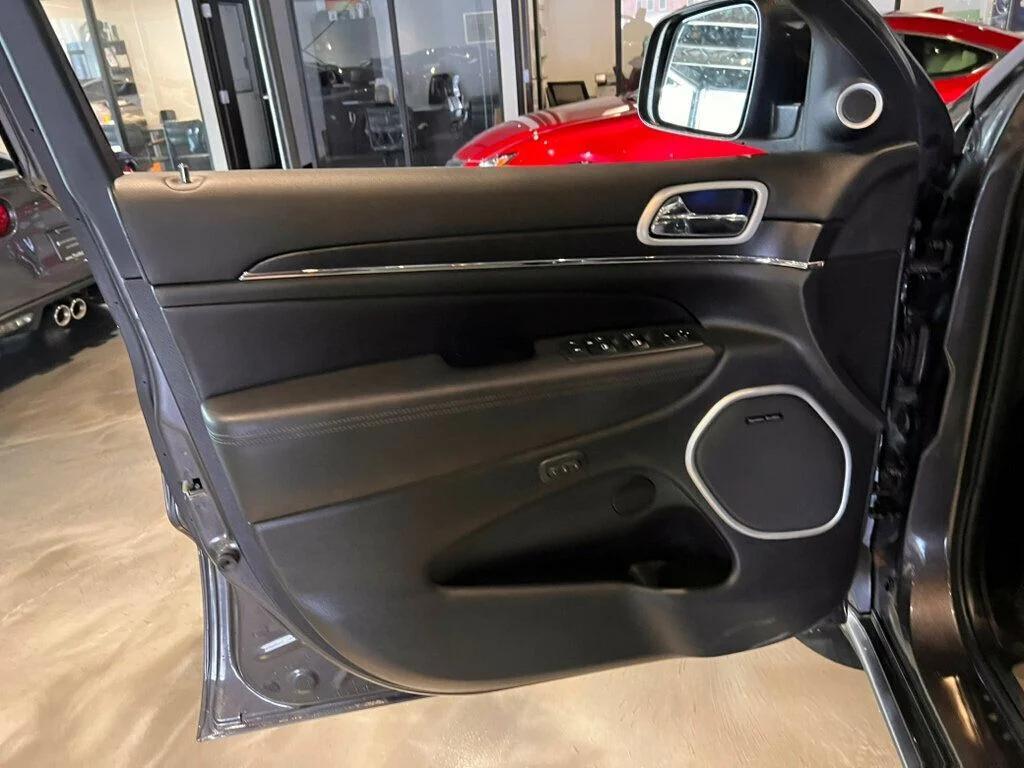 used 2021 Jeep Grand Cherokee car, priced at $32,881