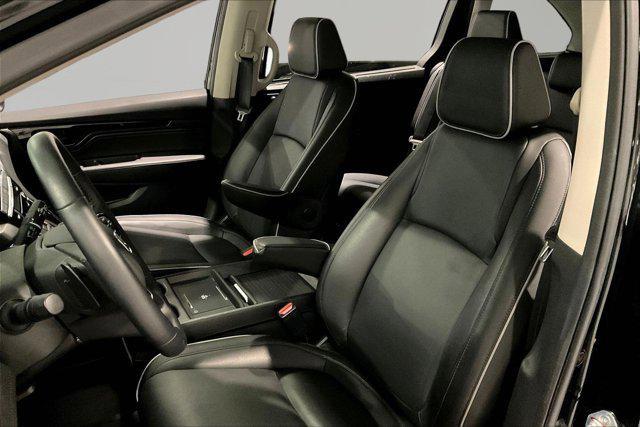 used 2025 Honda Odyssey car, priced at $43,592