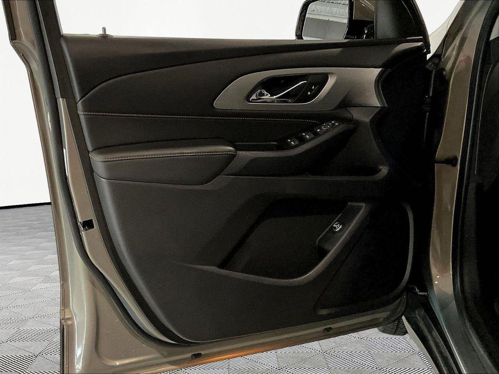used 2019 Chevrolet Traverse car, priced at $19,818