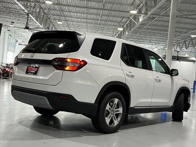 new 2025 Honda Pilot car, priced at $44,122
