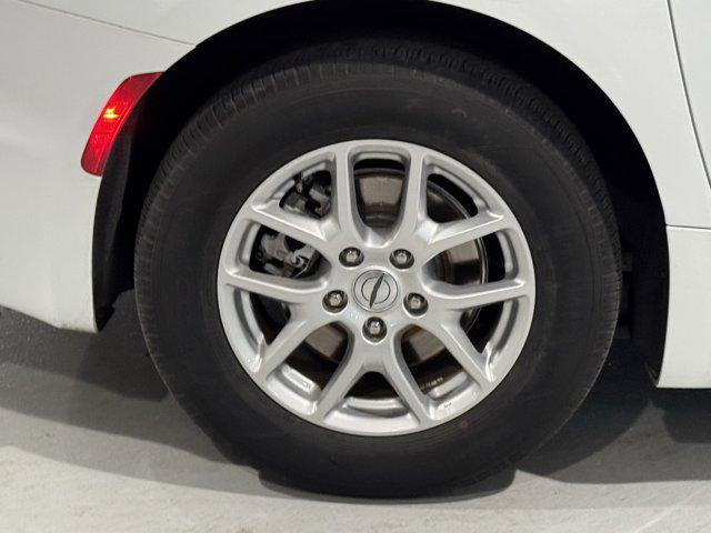 used 2024 Chrysler Pacifica car, priced at $25,591