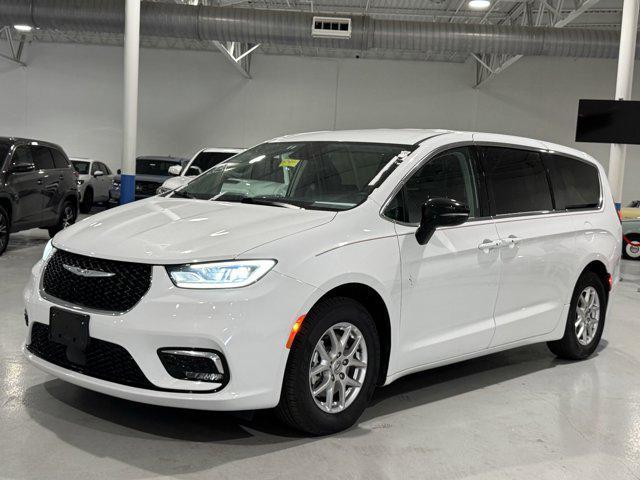 used 2024 Chrysler Pacifica car, priced at $25,591