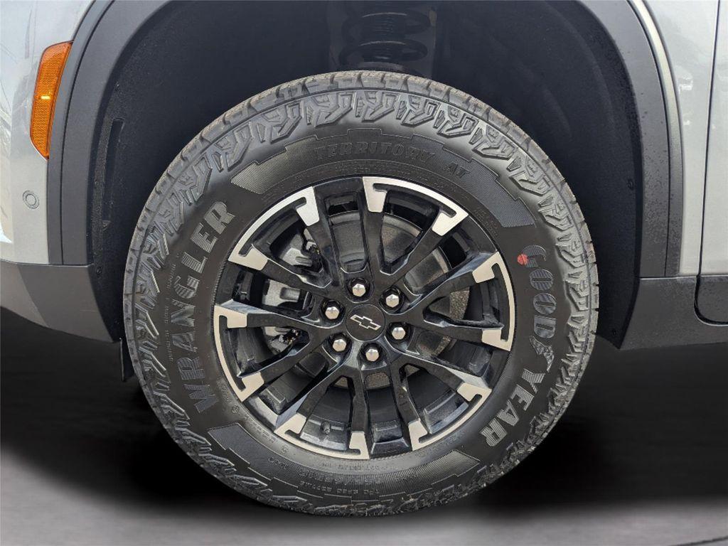 new 2026 Chevrolet Traverse car, priced at $52,611