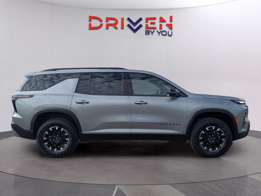 new 2026 Chevrolet Traverse car, priced at $52,611
