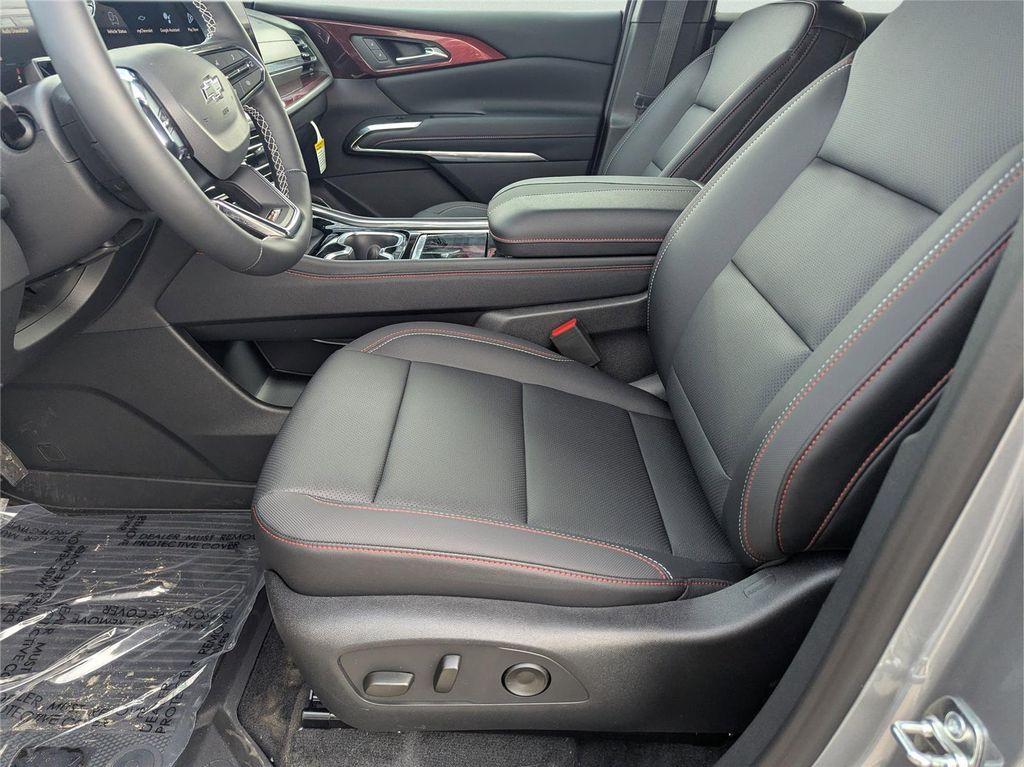 new 2026 Chevrolet Traverse car, priced at $52,611