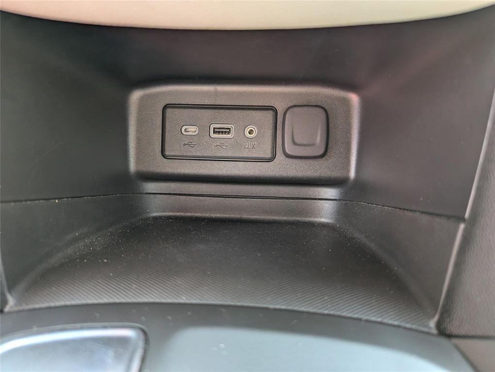 used 2024 Chevrolet Equinox car, priced at $21,825