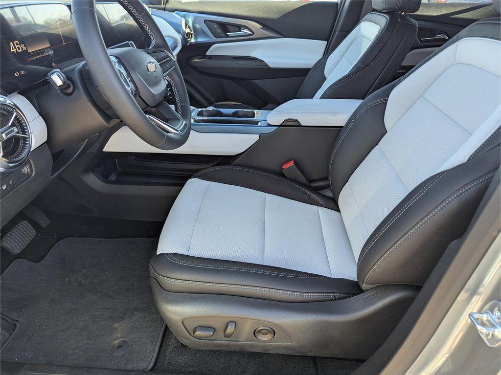 new 2025 Chevrolet Equinox EV car, priced at $41,647