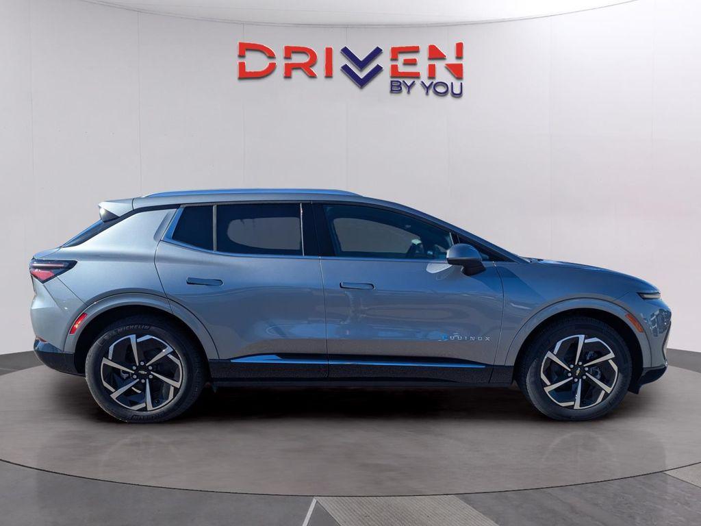 new 2025 Chevrolet Equinox EV car, priced at $41,647
