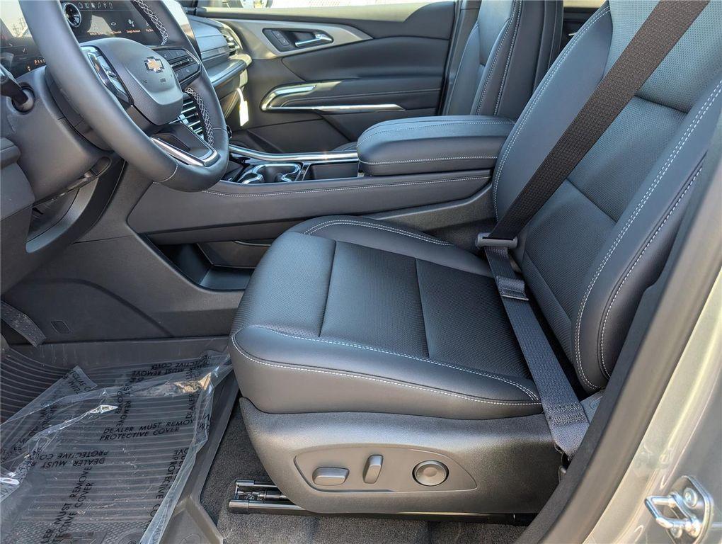 new 2026 Chevrolet Traverse car, priced at $44,867