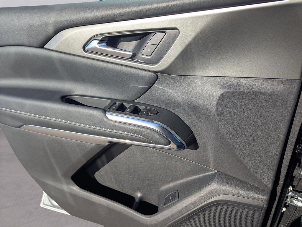 new 2026 Chevrolet Traverse car, priced at $42,884