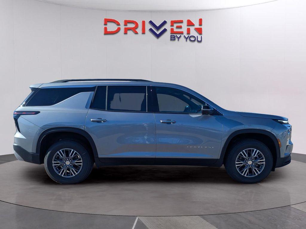 new 2026 Chevrolet Traverse car, priced at $42,884