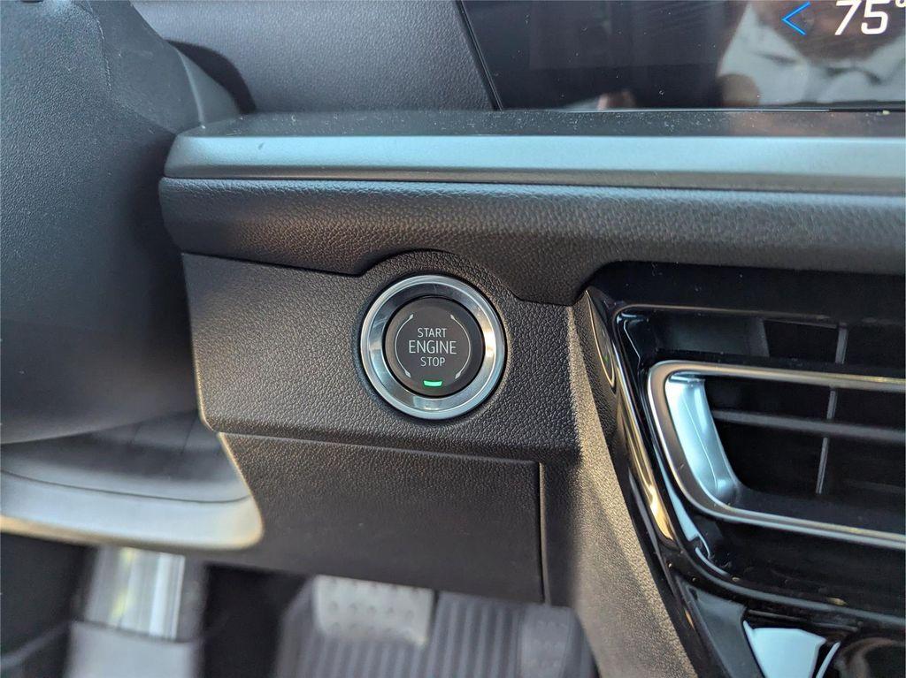 new 2026 Chevrolet Traverse car, priced at $42,884