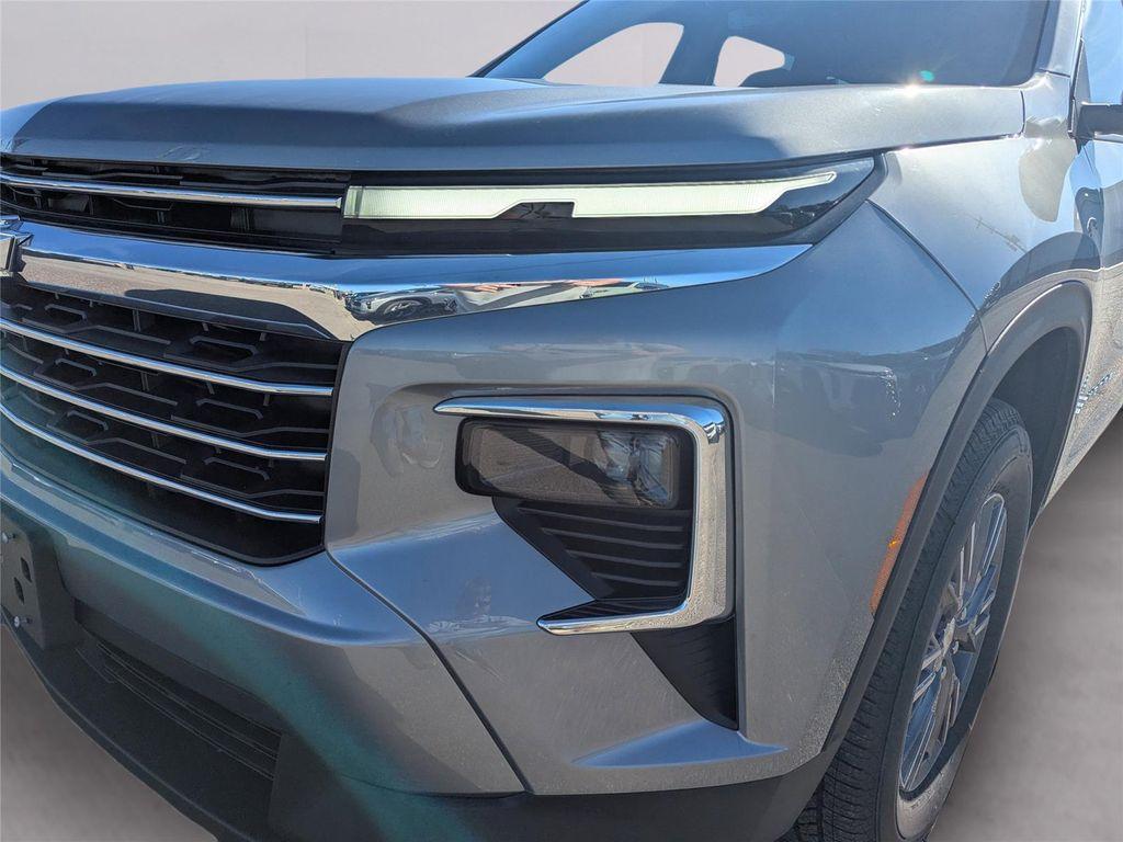 new 2026 Chevrolet Traverse car, priced at $42,884