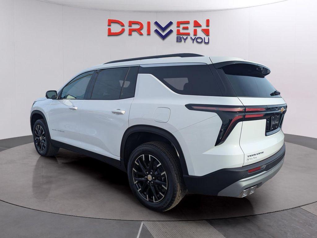new 2026 Chevrolet Traverse car, priced at $44,223