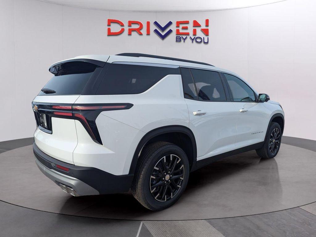 new 2026 Chevrolet Traverse car, priced at $44,223