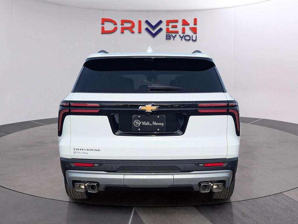 new 2026 Chevrolet Traverse car, priced at $44,223