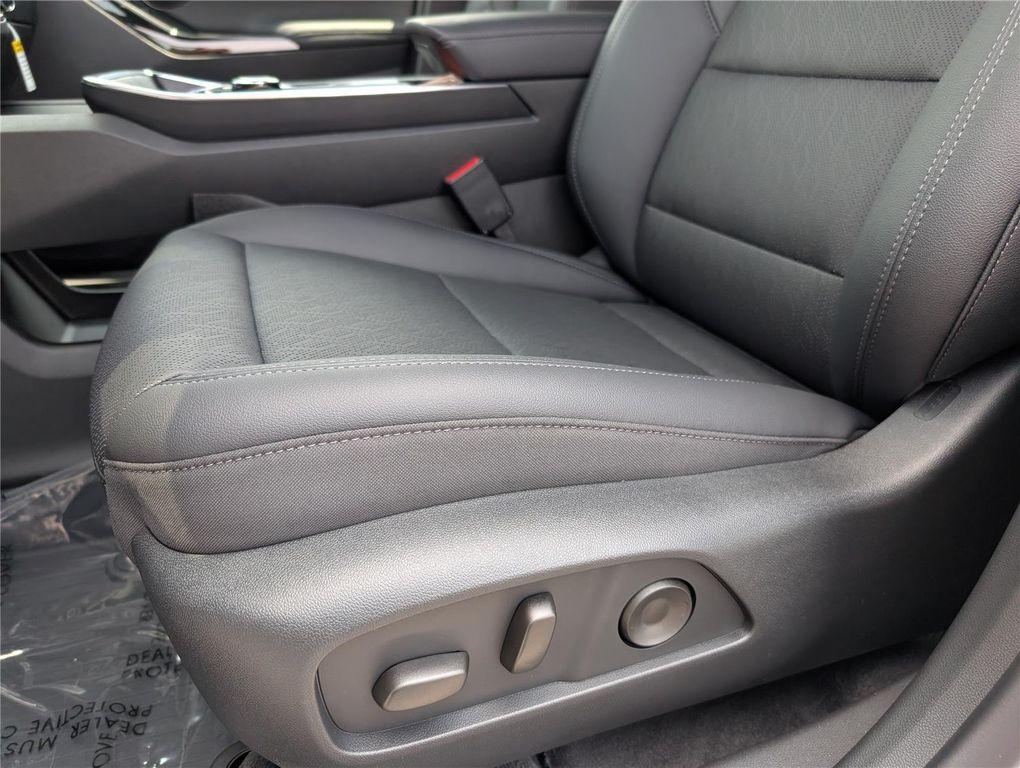 new 2026 Chevrolet Equinox car, priced at $32,814