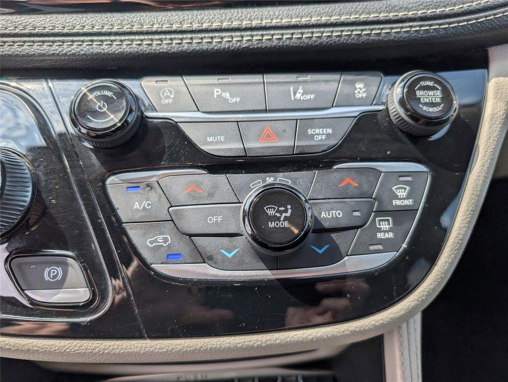 used 2023 Chrysler Pacifica car, priced at $25,323