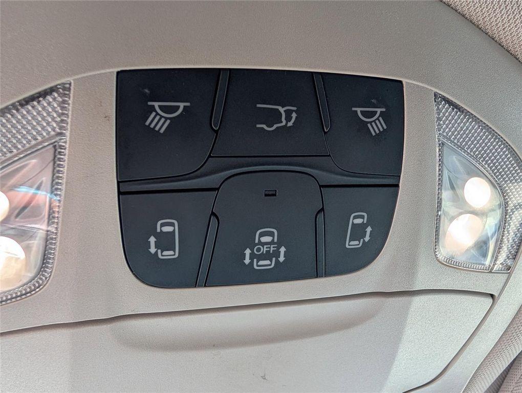 used 2023 Chrysler Pacifica car, priced at $25,323