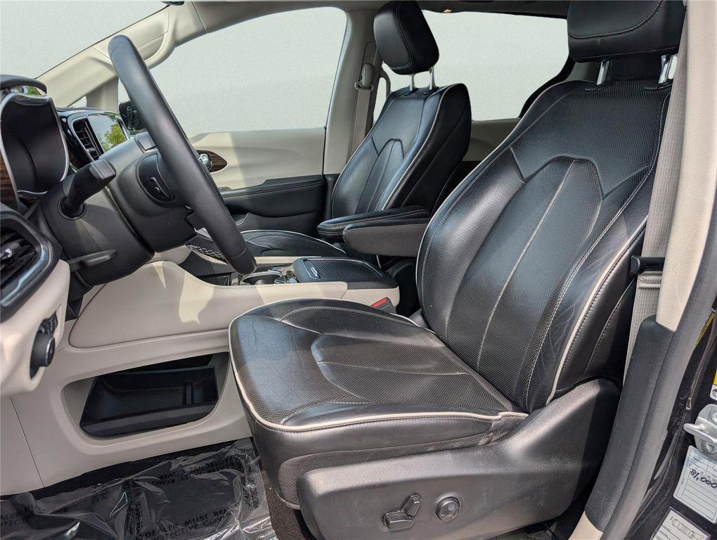 used 2023 Chrysler Pacifica car, priced at $25,323