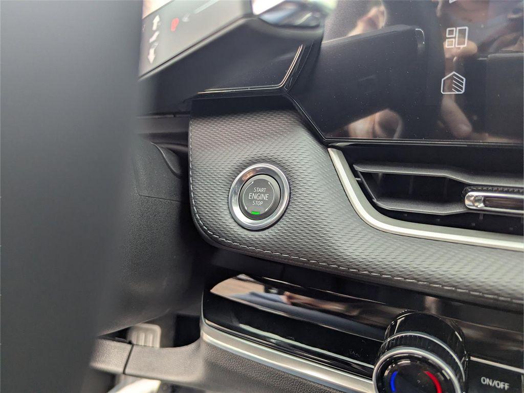 new 2026 Chevrolet Equinox car, priced at $30,424