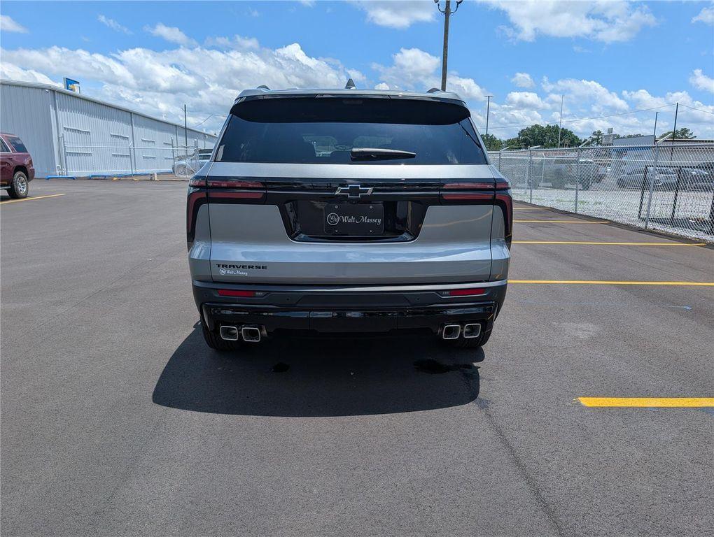 new 2026 Chevrolet Traverse car, priced at $47,279