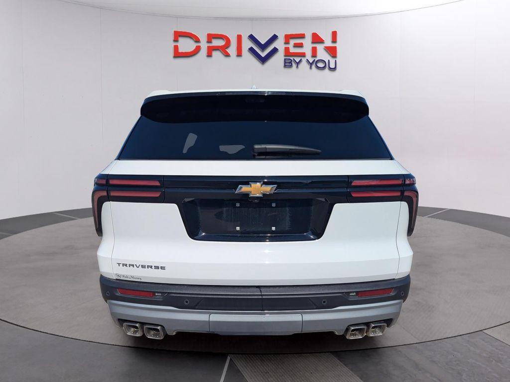new 2026 Chevrolet Traverse car, priced at $40,153
