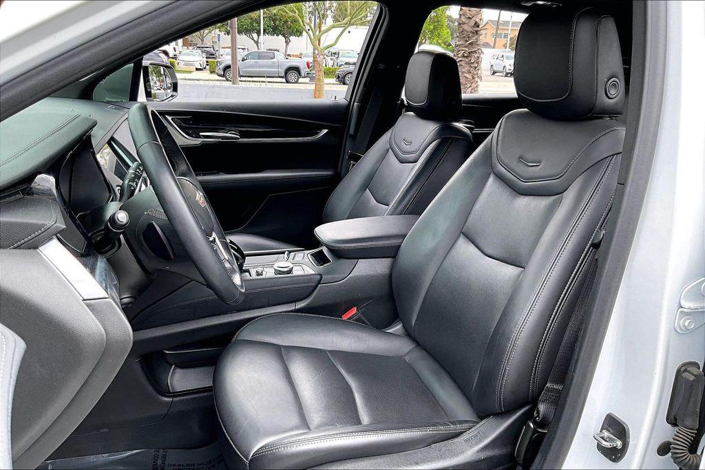 used 2024 Cadillac XT5 car, priced at $34,495