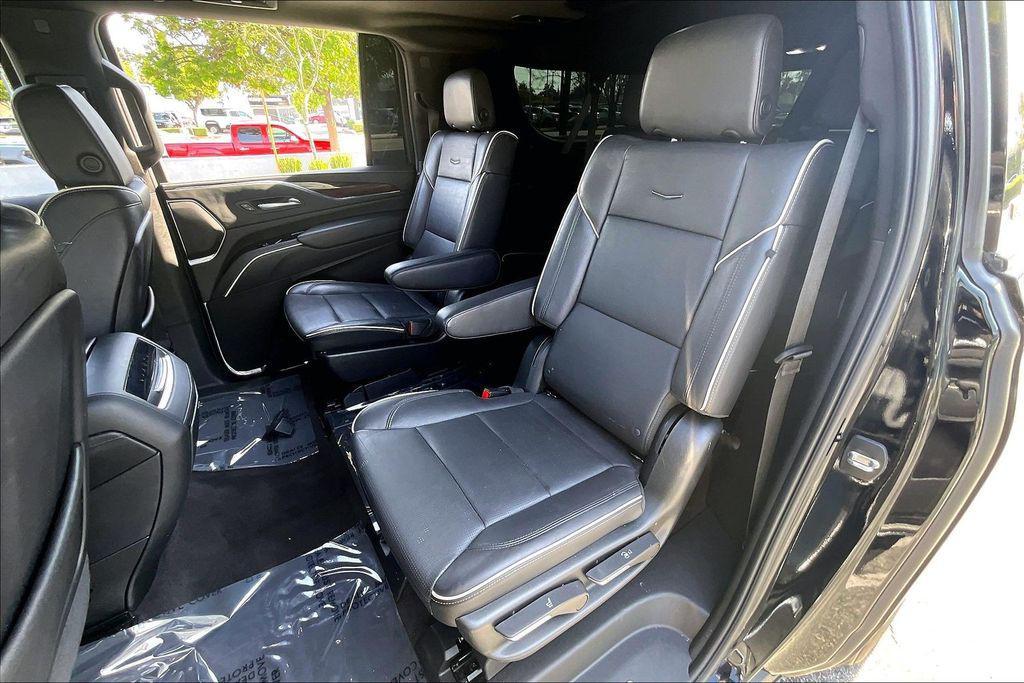used 2023 Cadillac Escalade ESV car, priced at $65,999