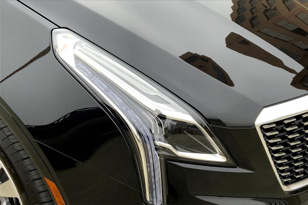 new 2025 Cadillac XT5 car, priced at $52,815