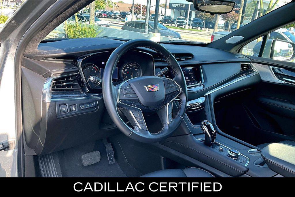 used 2023 Cadillac XT5 car, priced at $35,084