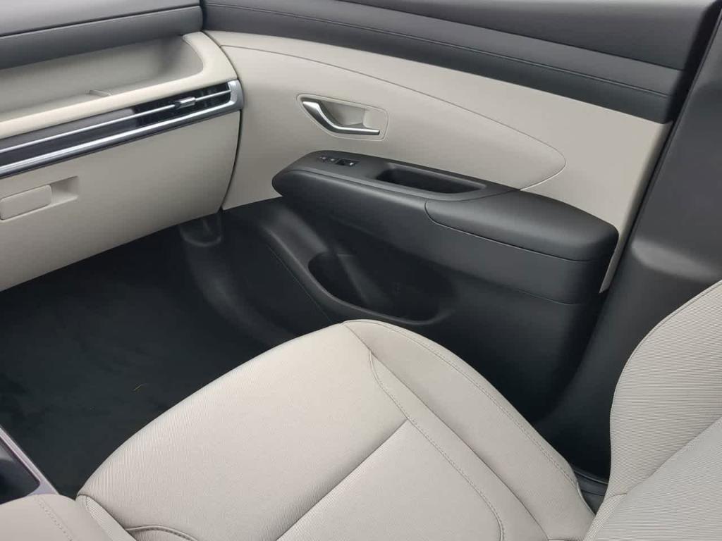 new 2026 Hyundai TUCSON Hybrid car, priced at $34,555